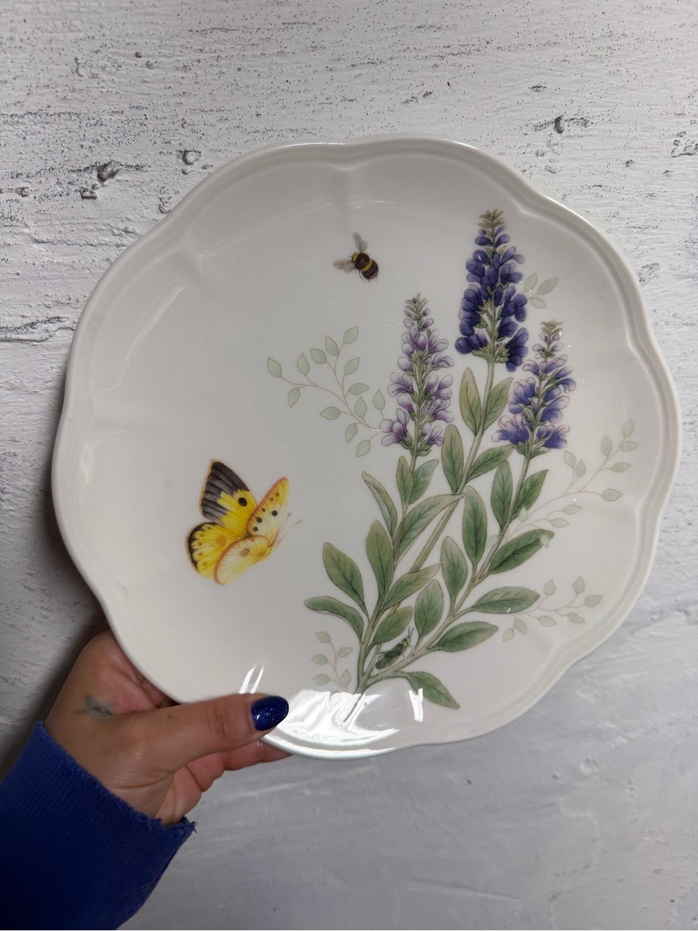 Lenox White Dinner Plate with Lavender Sprig and Yellow Butterfly Lennox